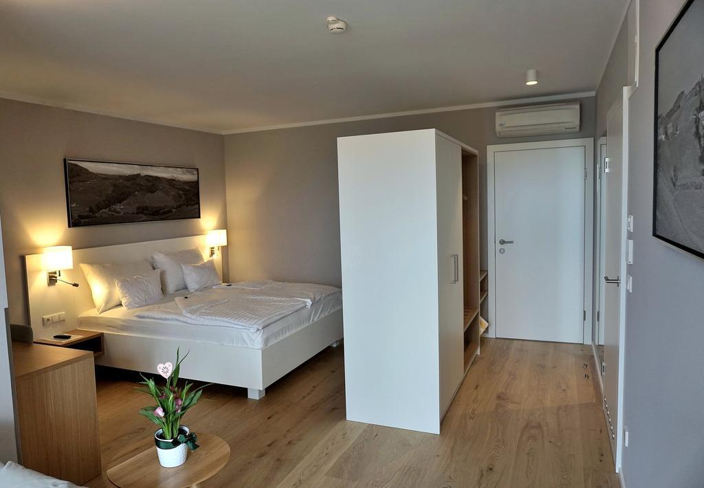 Weinrefugium Brolli Hotel Gamlitz Exterior foto